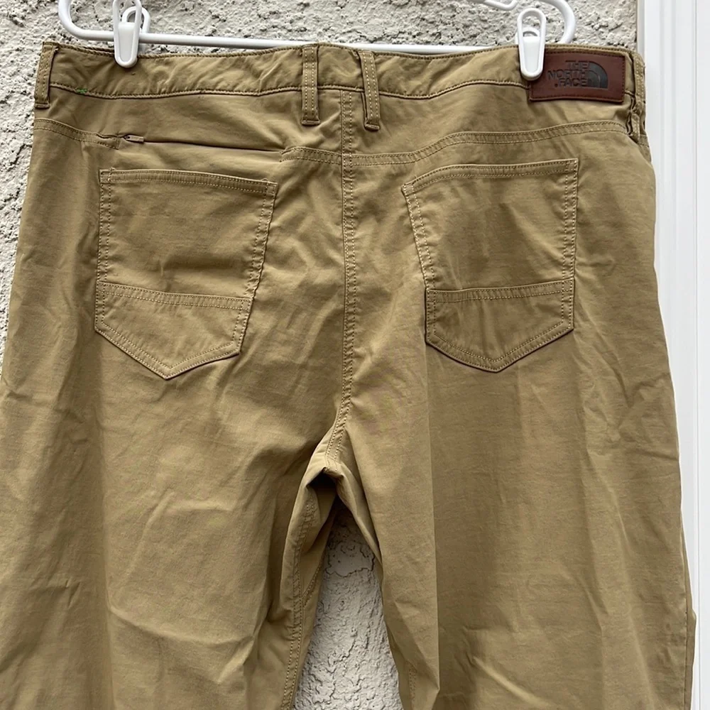 The North Face Mens Tan Short Court Hiking Pant Size 40